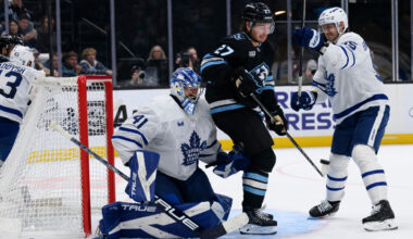 Stolarz, Maple Leafs too leaky in high-scoring loss to Mammoth