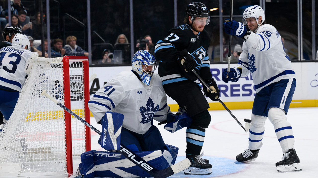 Stolarz, Maple Leafs too leaky in high-scoring loss to Mammoth
