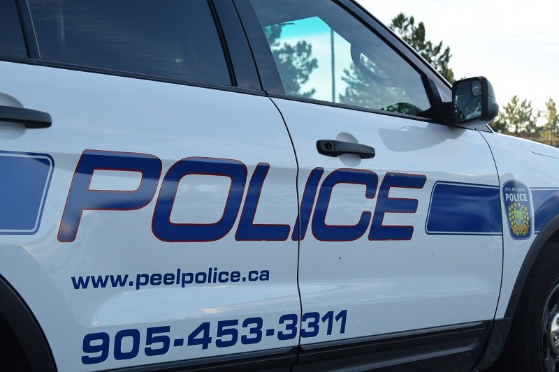 1 injured in Brampton single vehicle crash
