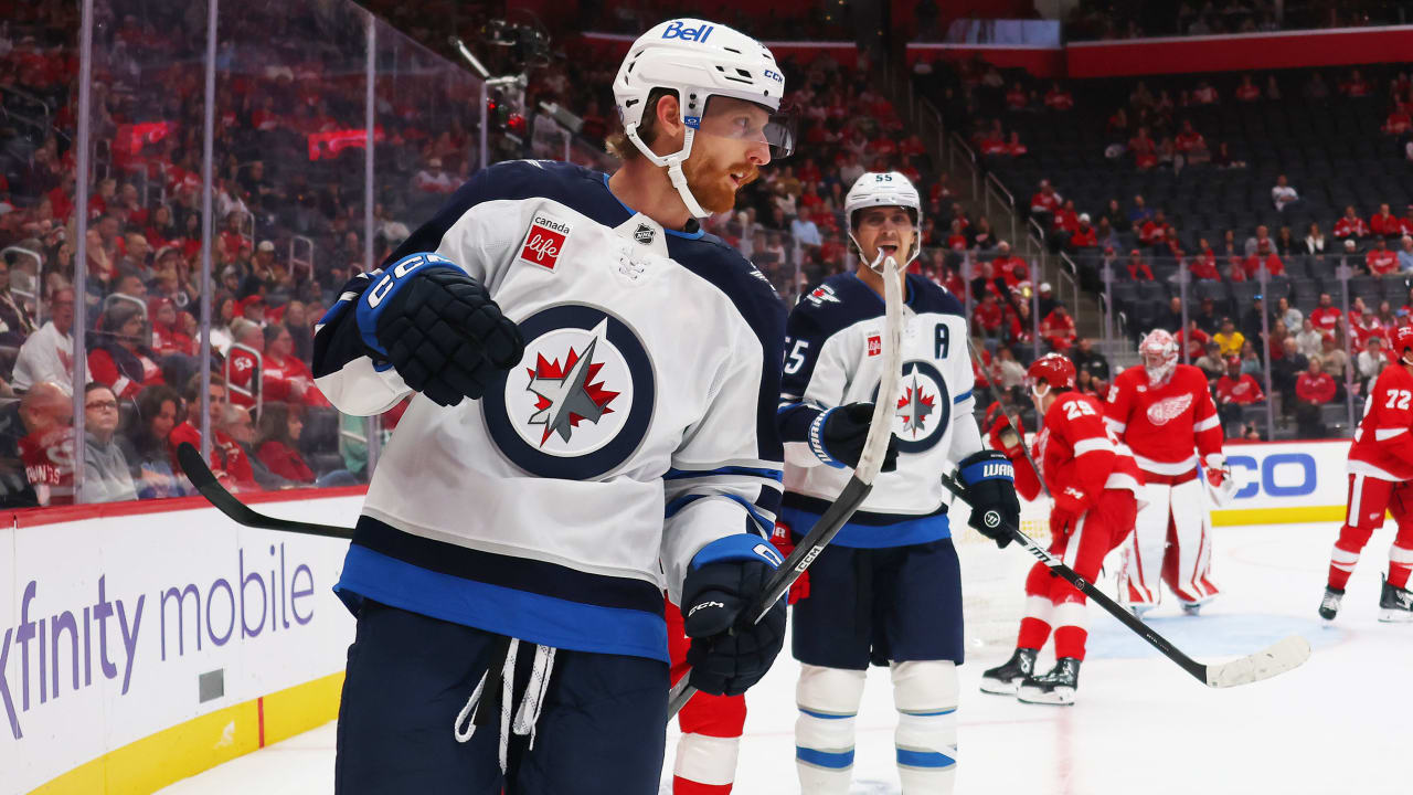 Connor scores twice on power play, Jets edge Red Wings for first win of season