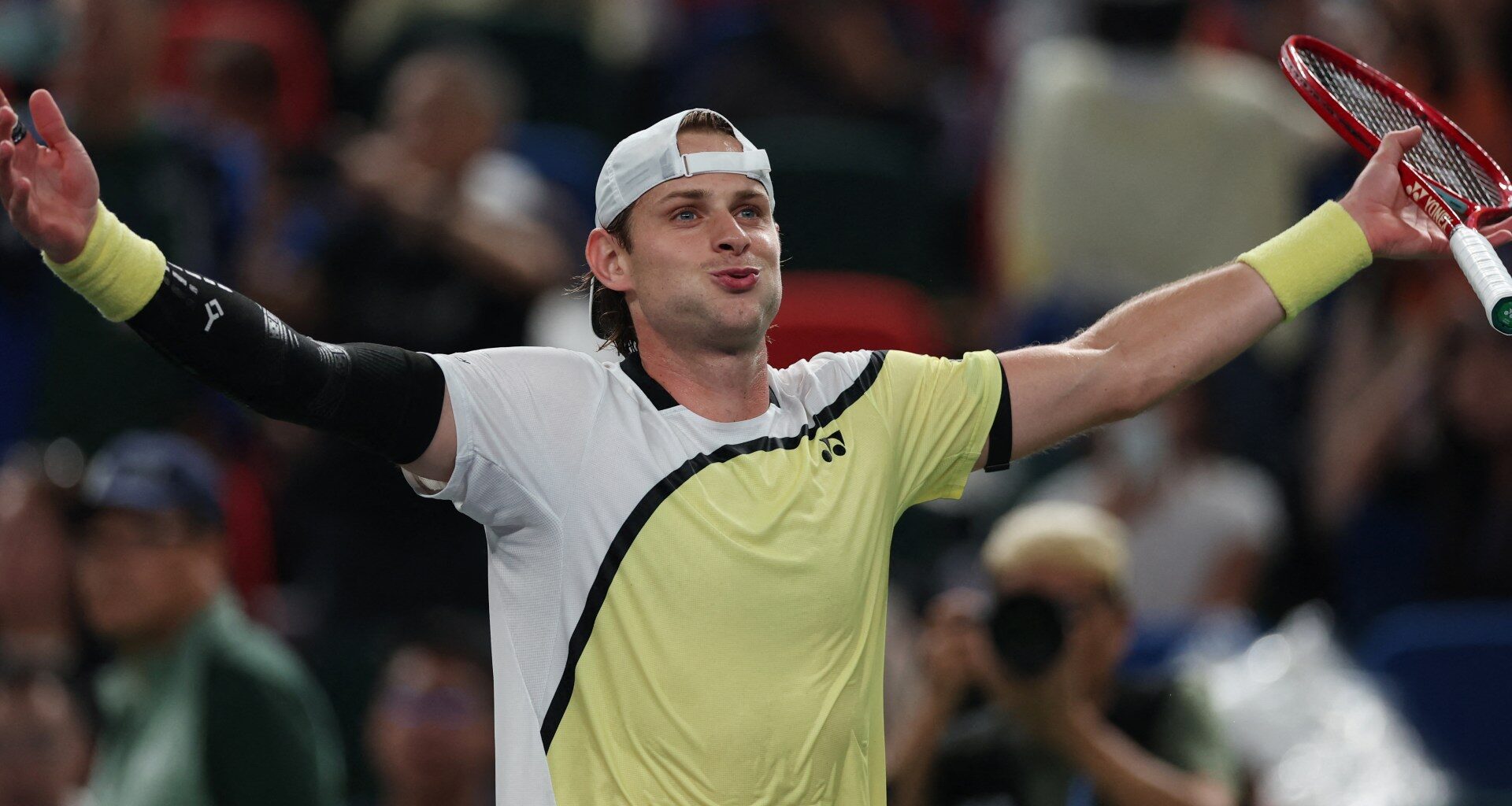 Bergs stuns Alcaraz in Shanghai as Zverev claims year’s top tennis ranking | Tennis