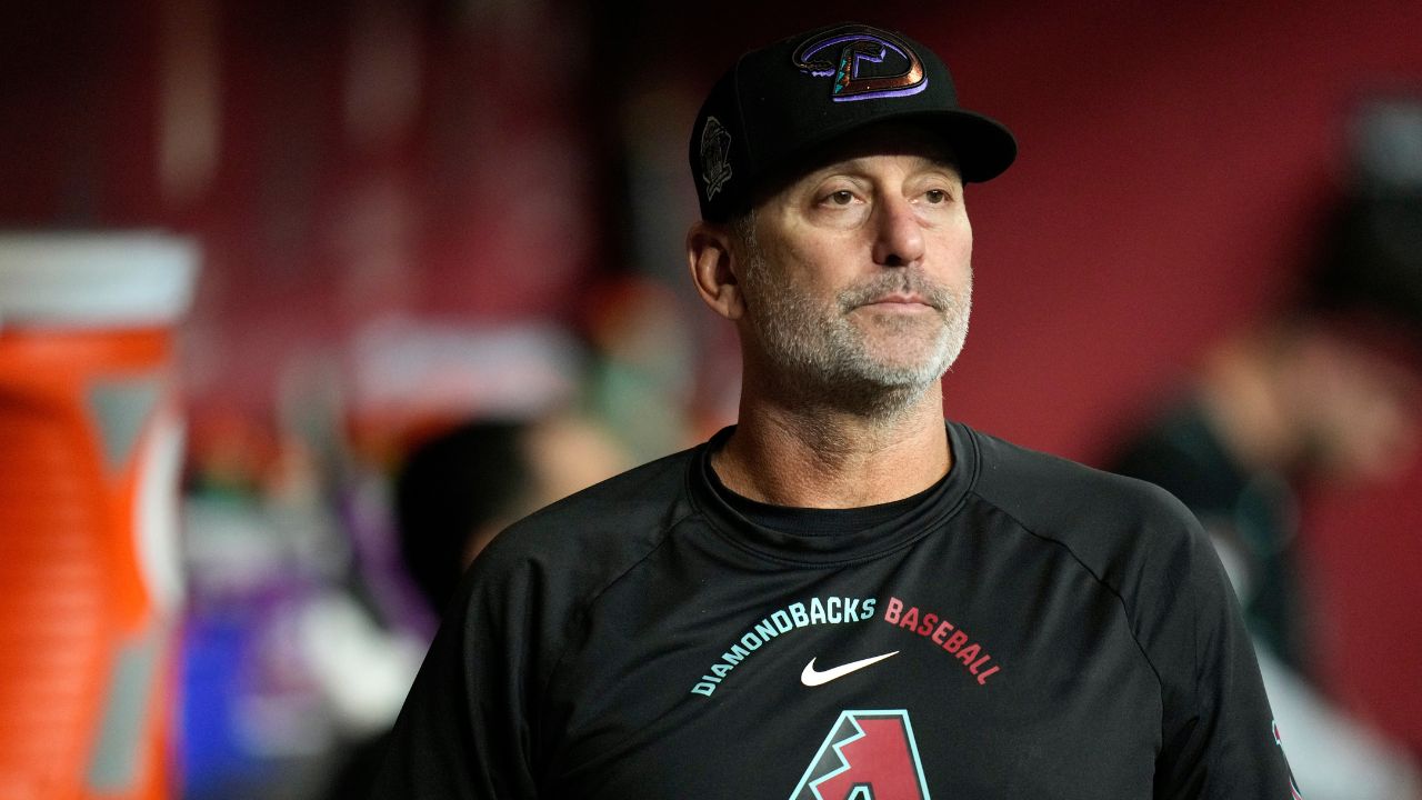 AP source: Torey Lovullo returns to Diamondbacks on two-year deal