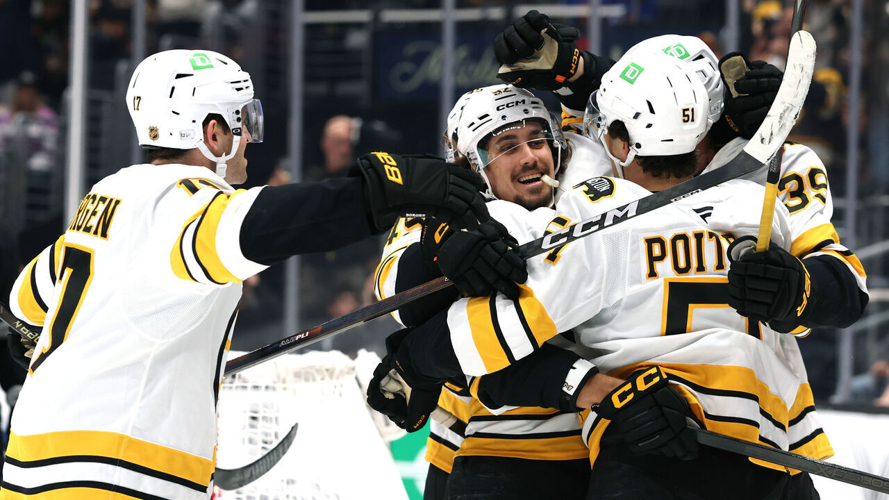 Bruins grab 5th straight victory, Kings remain NHL's only