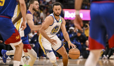 Curry's perfect shooting night helps Warriors earn 1st win