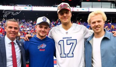 Benson retrieves opening kick tee at Bills game