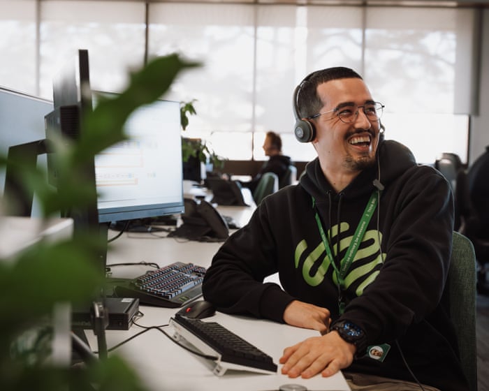 Internet issues getting you down? Experts can help | Aussie Broadband: Upgrade ordinary to awesome