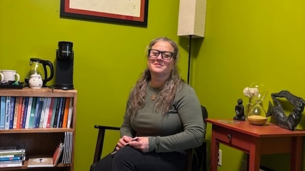 Iqaluit therapist pushes for Nunavut's private practitioners to be part of counselling service