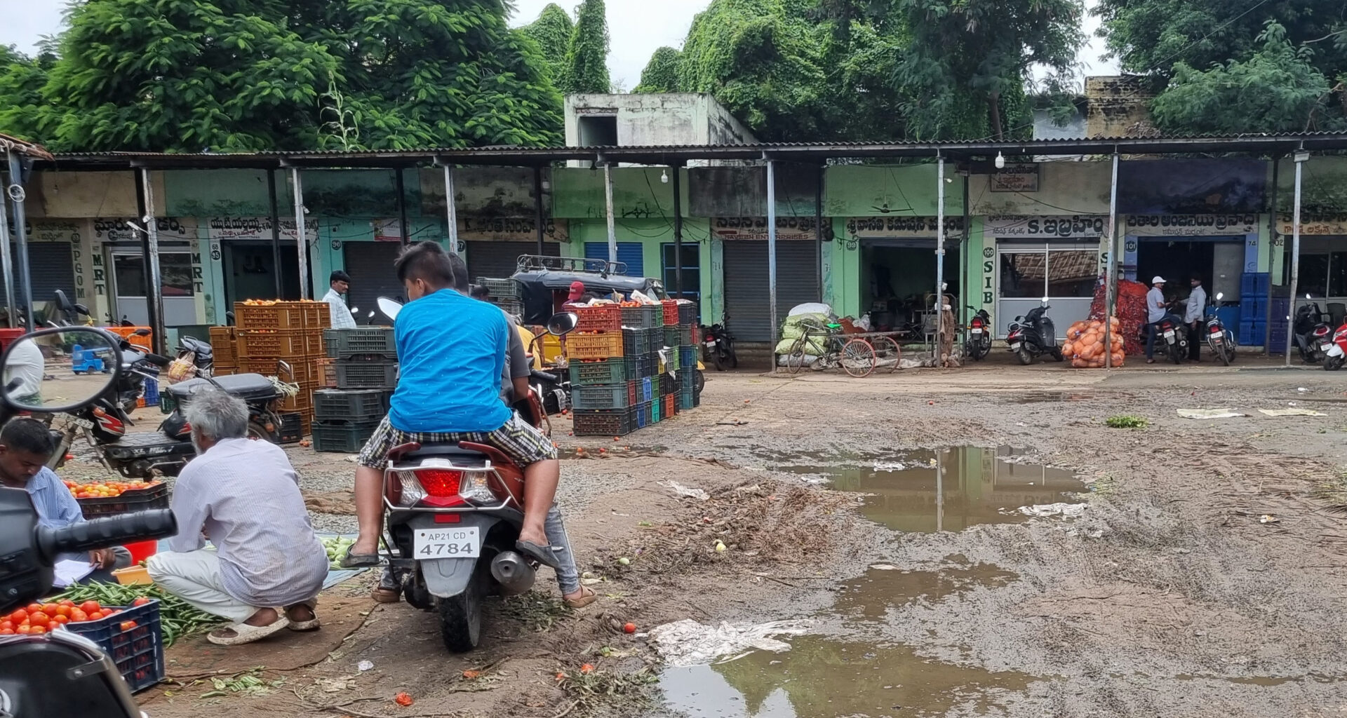 Poor Sanitation at Kurnool Vegetable Market Despite Heavy Income