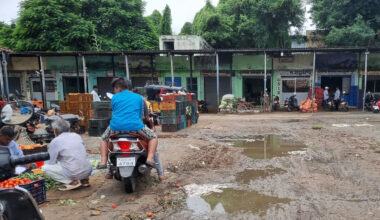 Poor Sanitation at Kurnool Vegetable Market Despite Heavy Income