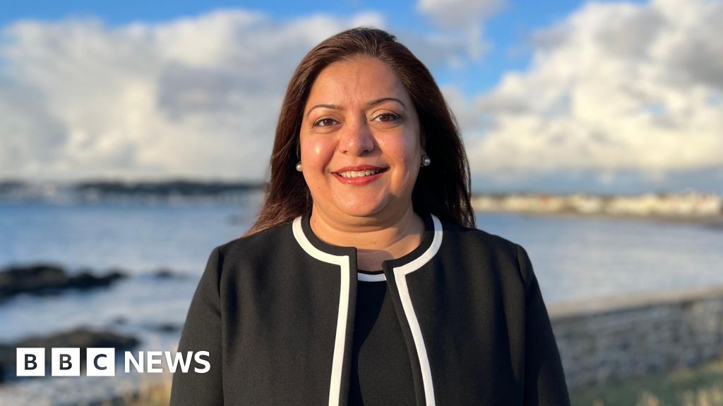 Guernsey pharmacist says paracetamol 'safe to use' in pregnancy