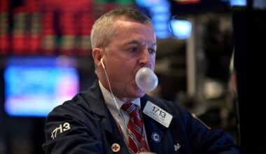 Stock Market Crash: Famed Economist Warns of 'Gigantic Price Bubble'