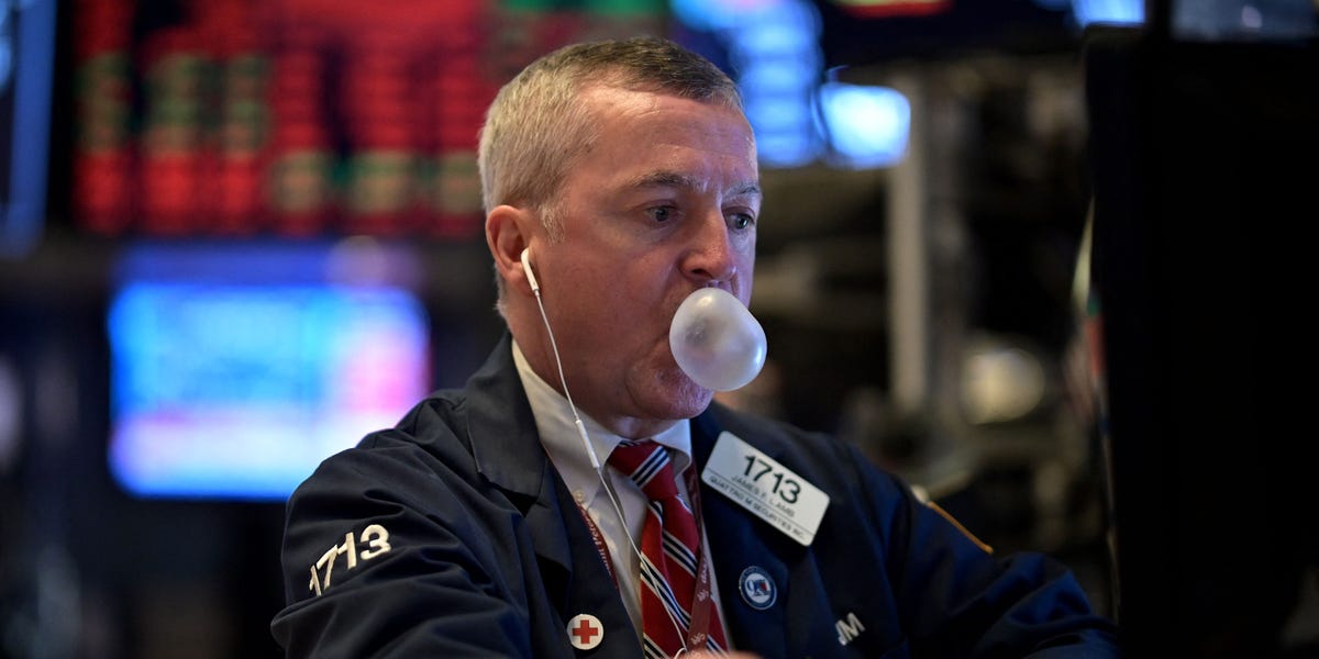 Stock Market Crash: Famed Economist Warns of 'Gigantic Price Bubble'