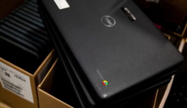 NYC to distribute 350,000 free internet-enabled laptops to public school students