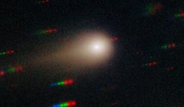 Strange interstellar object hurtling towards Earth ‘has now grown a tail’