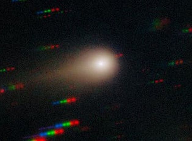 Strange interstellar object hurtling towards Earth ‘has now grown a tail’