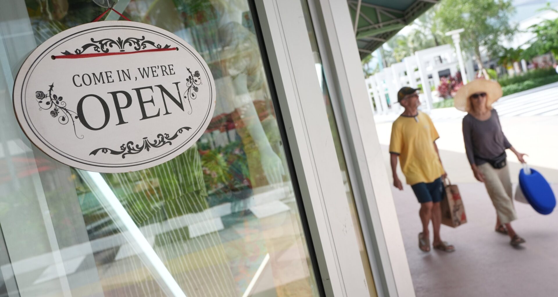 US consumer confidence declines again as Americans fret over prices, job market