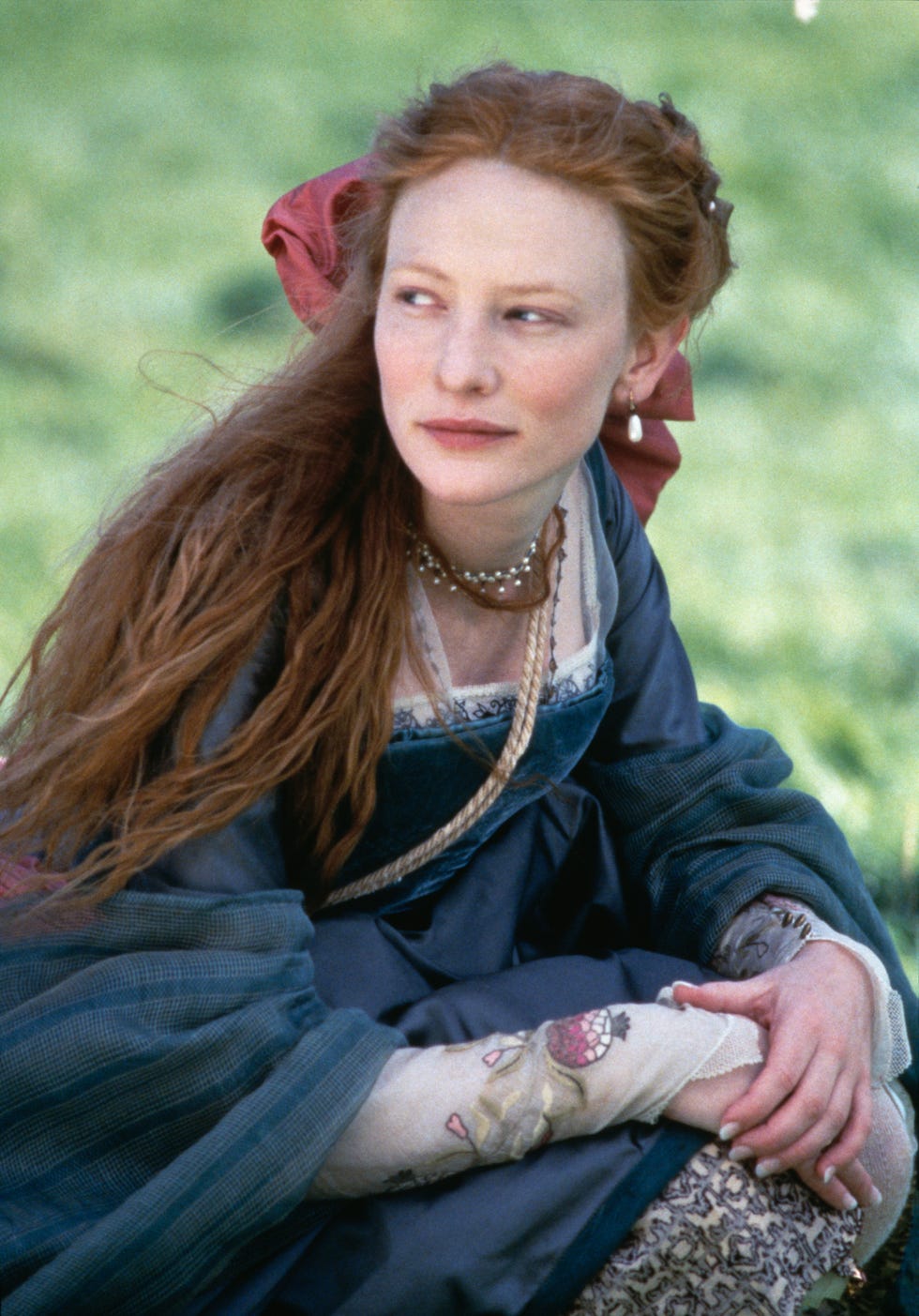 cate blanchett on the set of elizabeth