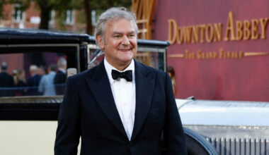 Downton Abbey star Hugh Bonneville interrupts TV interview to call for action on Gaza - The Journal