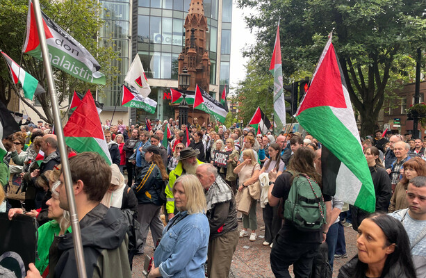 Call on workers to refuse to use Israeli goods at pro-Palestine rally in Belfast - The Journal