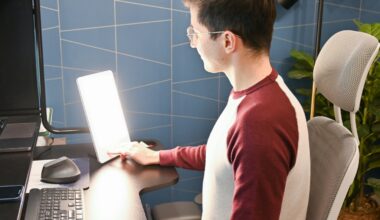 Light therapy can help fend off seasonal depression. : NPR