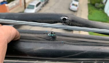 Image of severed Comcast cable in Oakland