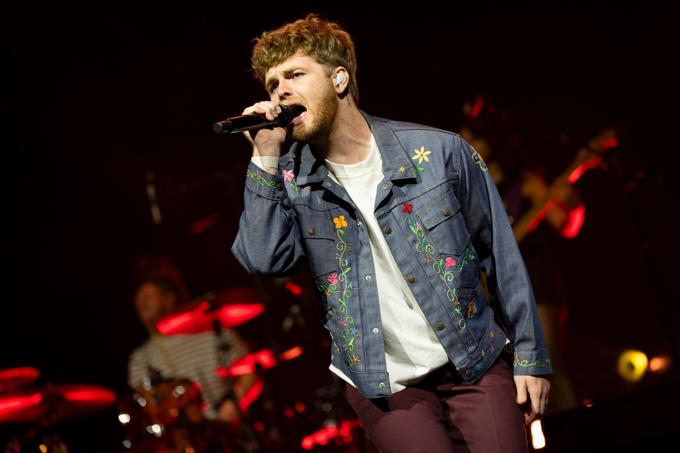 Alex Warren’s “Ordinary” Could Earn Multiple 2026 Grammy Nominations