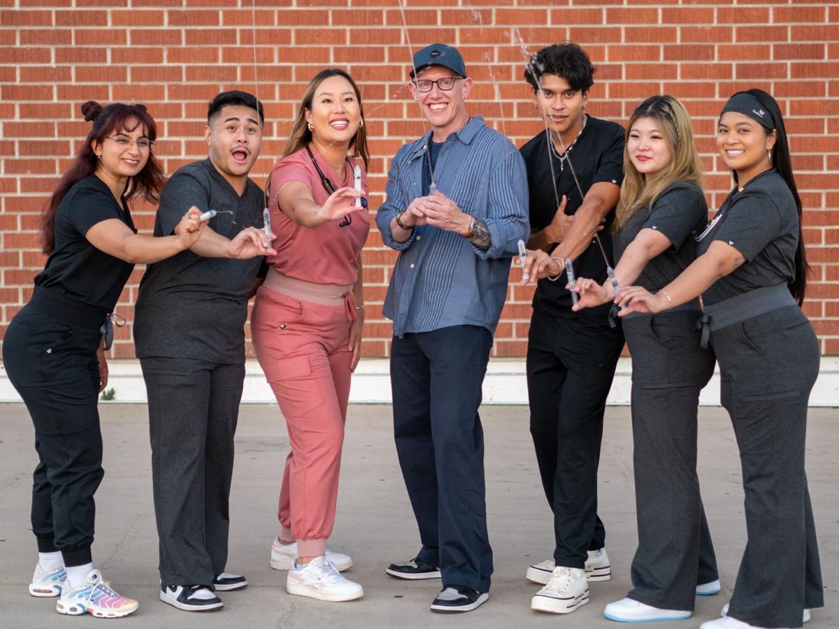 Physician And Nurse Cofounders Build 6-Figure Luxury Scrubs Brand