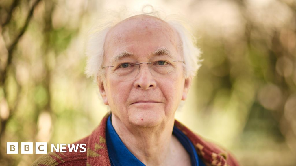 Author Philip Pullman calls on government to act over 'wicked' AI scraping