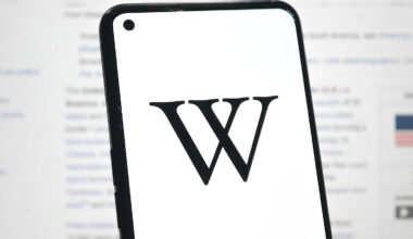 Wikipedia Traffic Down As AI Answers Rise