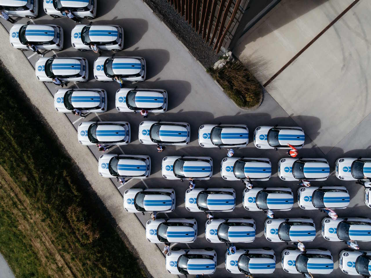 BMW hands over 126-strong fleet of electric Minis to healthcare company