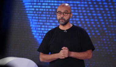 According to Mo Gawdat, AI could eliminate the job market in just 15 months