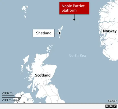Map showing Shetland, Norway and Noble Patriot platform location in between in North Sea.