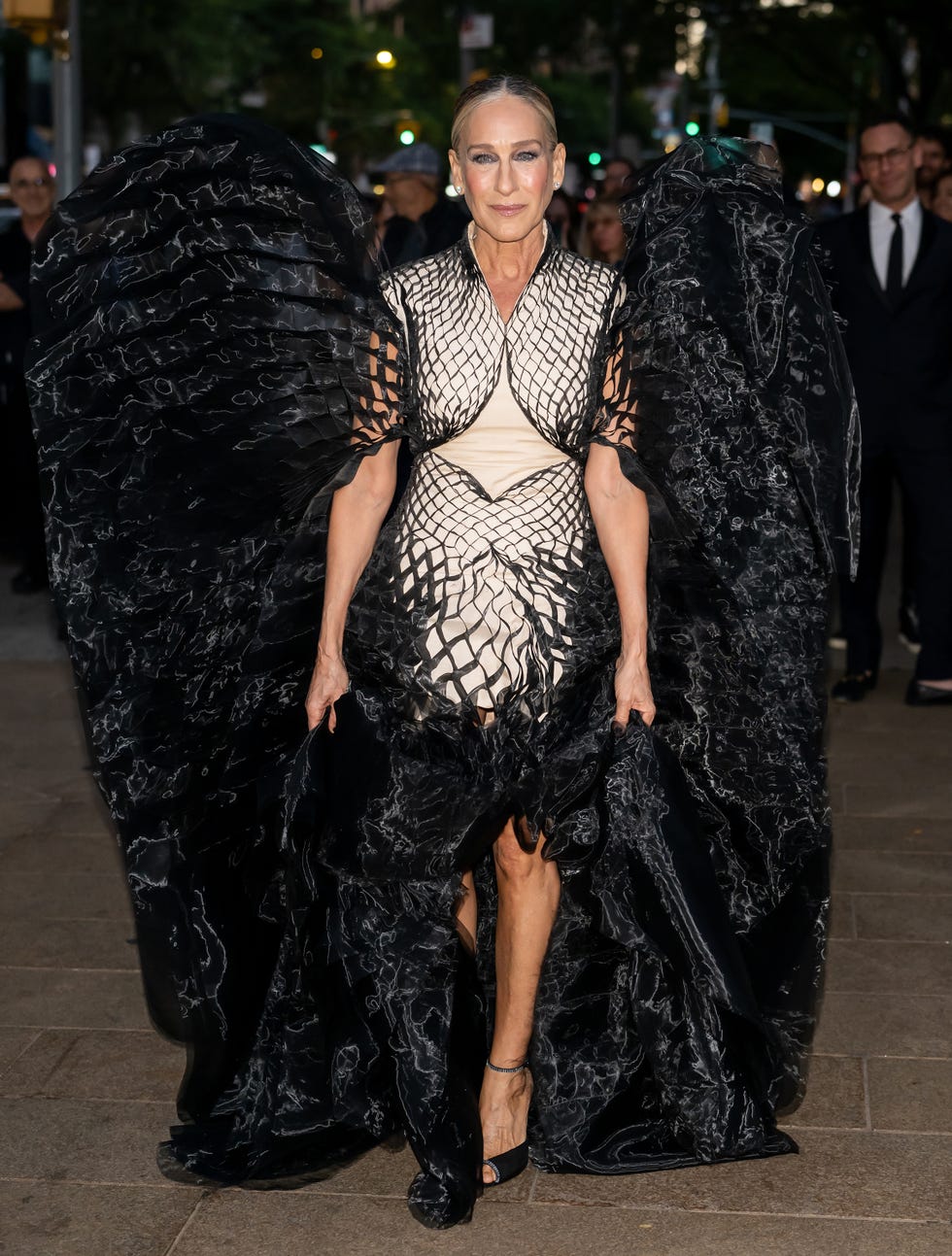 new york, new york october 08: actress sarah jessica parker is seen arriving at the new york city ballet 2025 fall fashion gala at david h. koch theater at lincoln center on october 08, 2025 in new york city. (photo by gilbert carrasquillo/gc images)