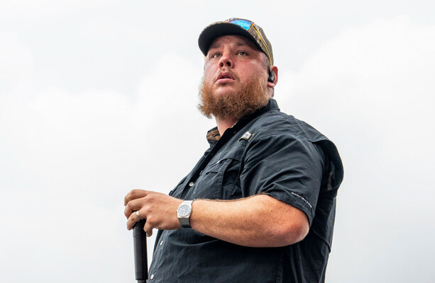 Who is Luke Combs, the country star headlining Slane Castle next summer? - The Journal