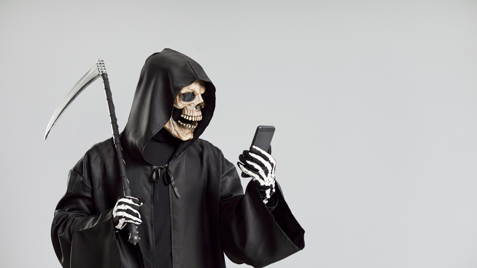 What Does 'Dead Internet Theory' Actually Mean?