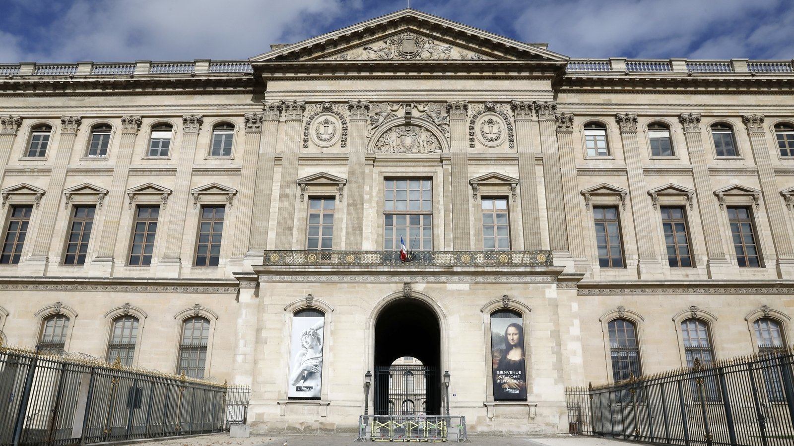 Louvre robbery a 'deafening wake-up call', says auditor