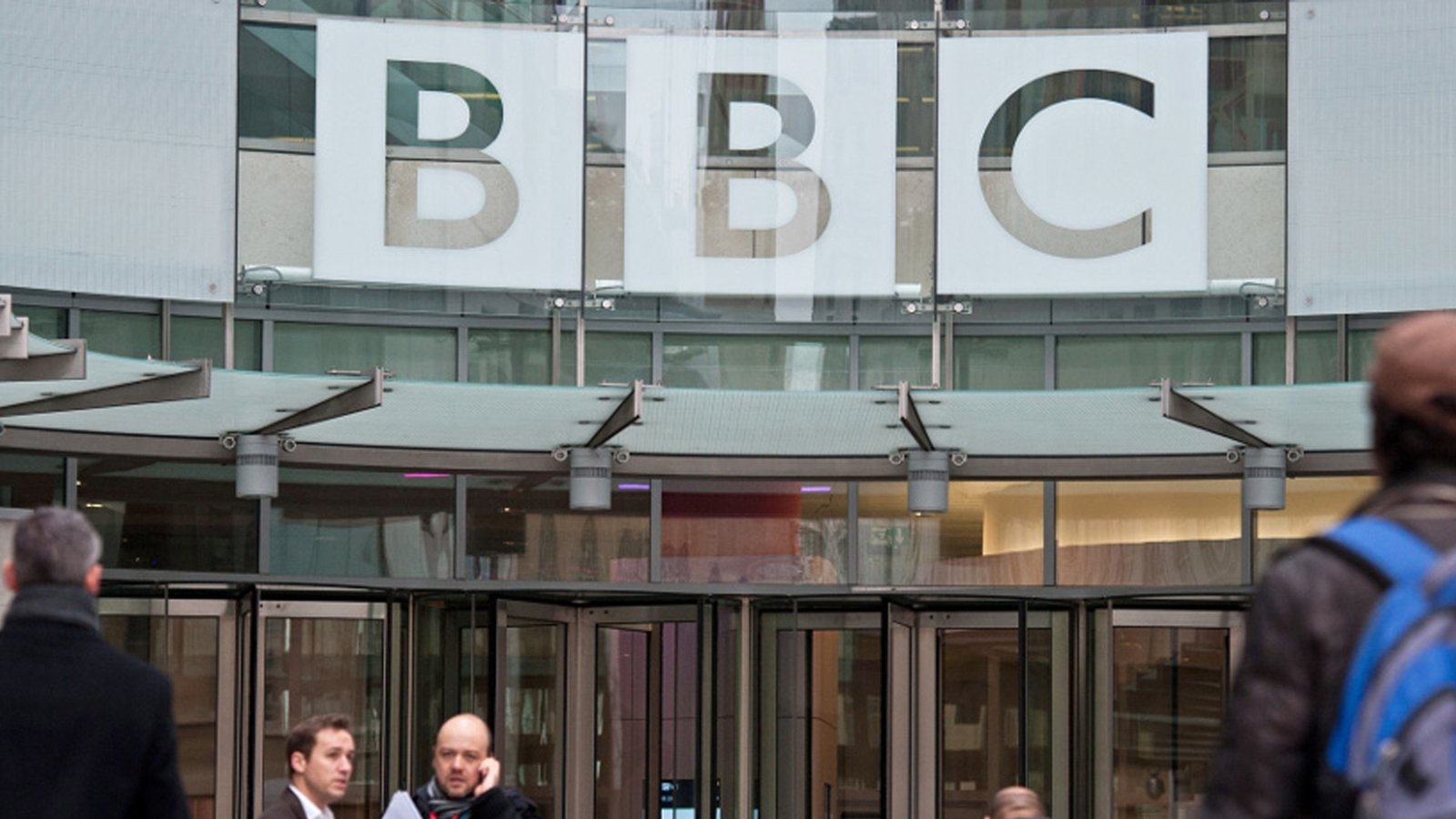 BBC must 'stand up for our journalism', Davie tells staff