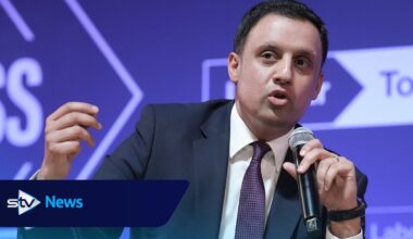 Sarwar outlines Scottish Labour plans for mental health emergency service