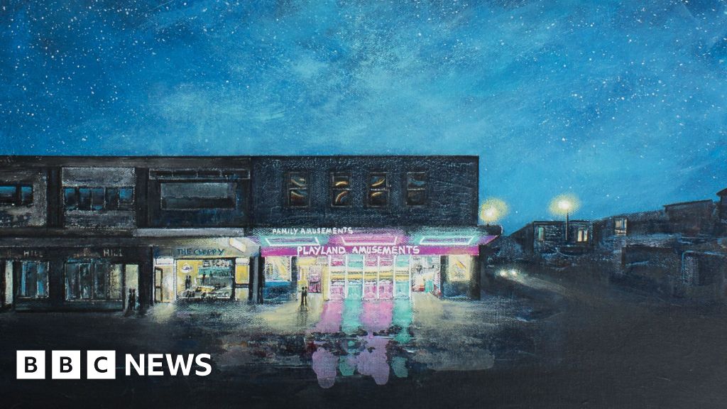 Newquay artist wins award with painting of amusement arcade