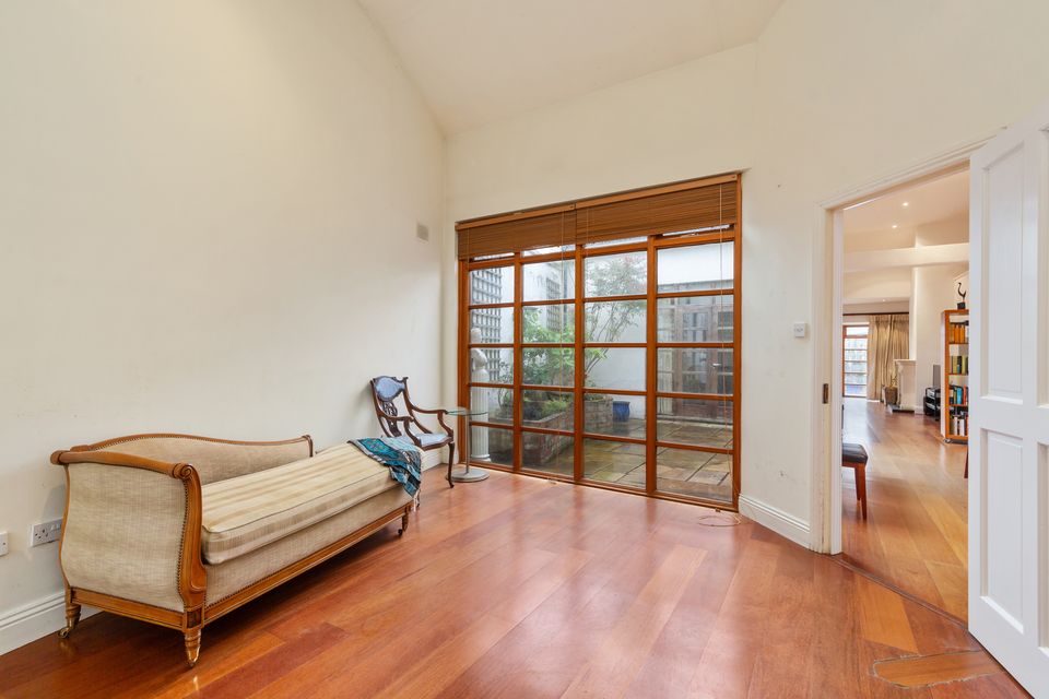 A room overlooking the courtyard at 33b Daniel Street, Portobello, Dublin 8