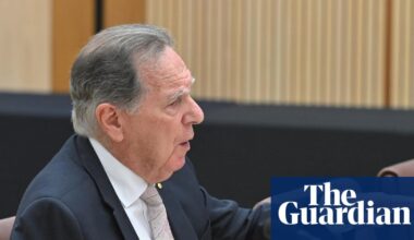 Graeme Samuel calls for Labor to ditch ‘national interest’ workaround for environment laws | Environment