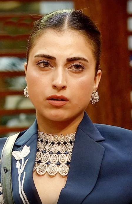 Salman Khan Says He's 'Embarrassed' Of Farrhana Bhatt, Calls Gaurav Khanna 'Superstar'