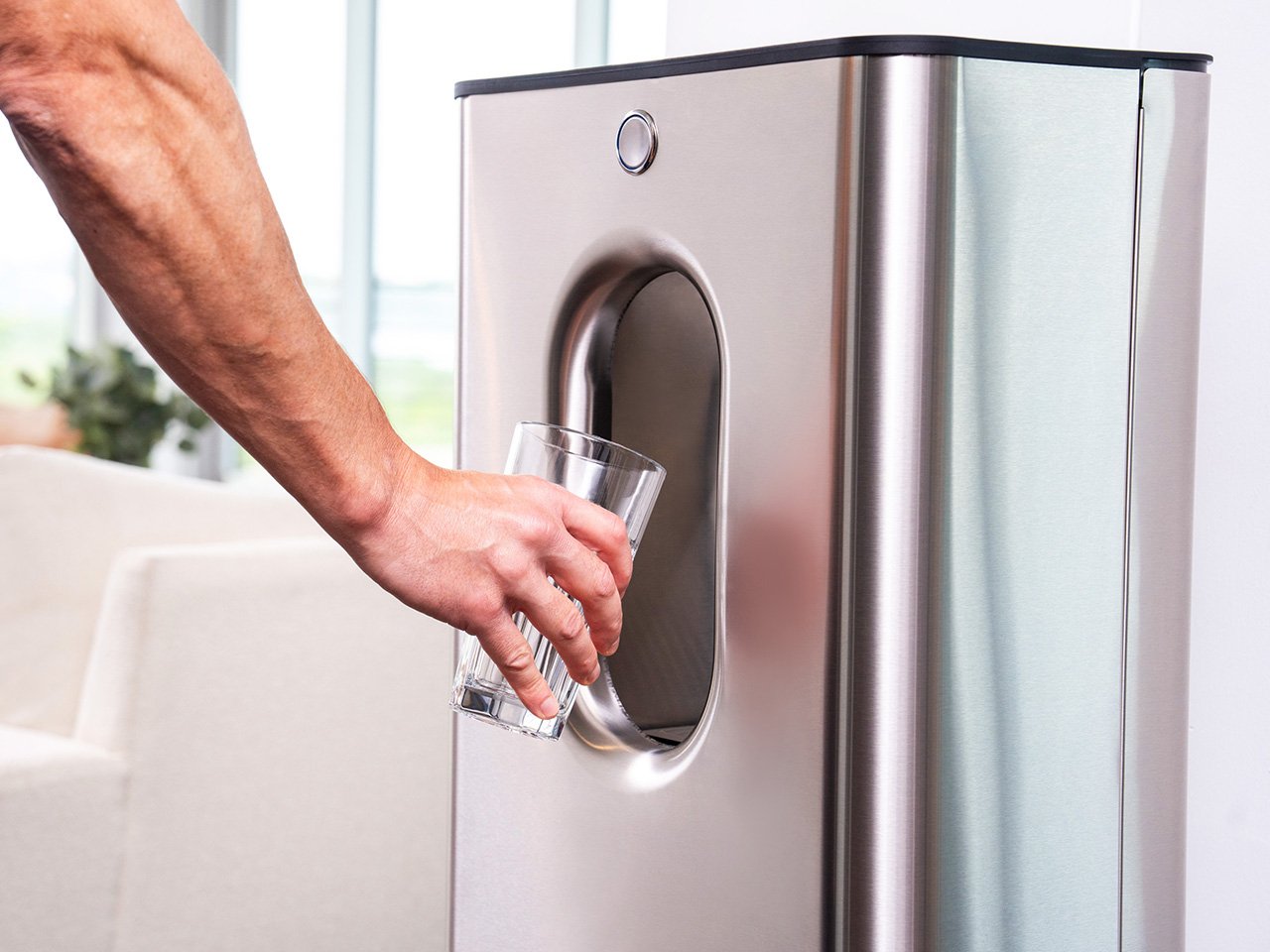 Award-Winning Sculptural Device Makes Water From Air, Not Your Tap