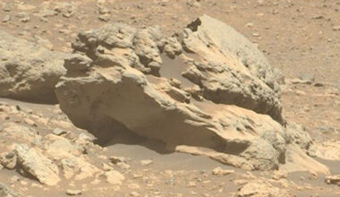 NASA Discovered a Rock on Mars That Doesn't Belong There : ScienceAlert