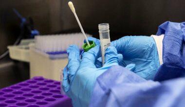 Almost 1,500 people hospitalised with Covid-19 in October, latest data shows