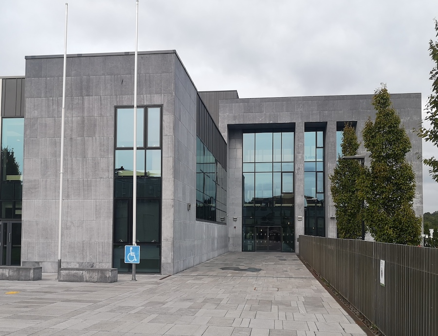 Young girl struck on hand by passing car in Buncrana awarded €25,000