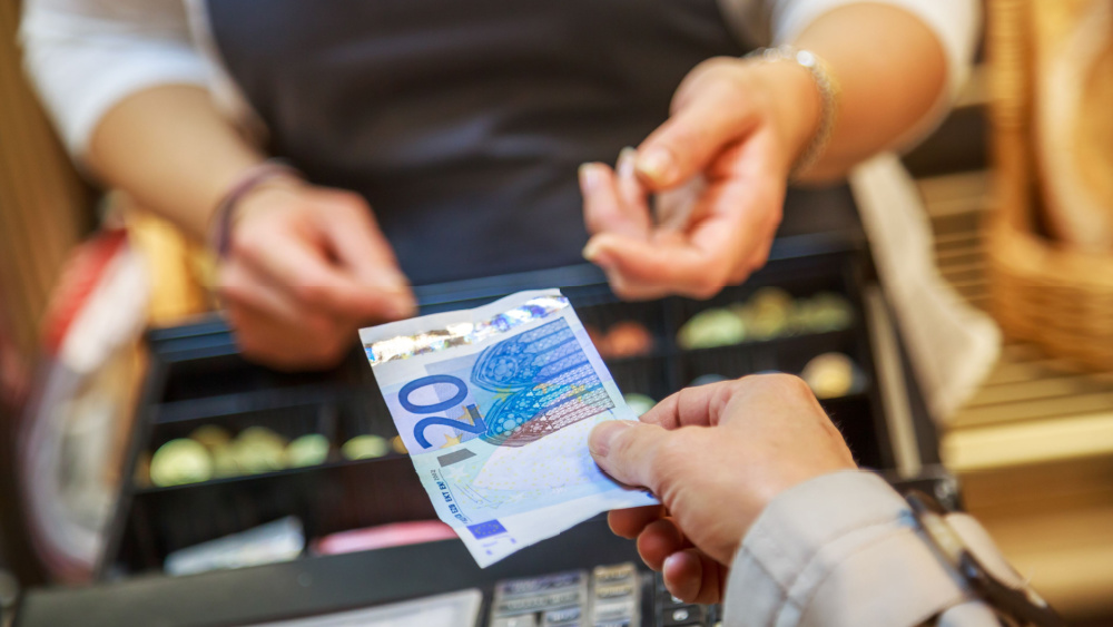 Annual inflation down to 2.1% in the euro area - Euro indicators