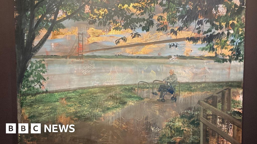 Artist's hunt for mystery man who inspired Humber Bridge painting