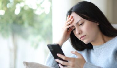 Florida residents’ anxiety is linked to social media use and varies with age, new study shows