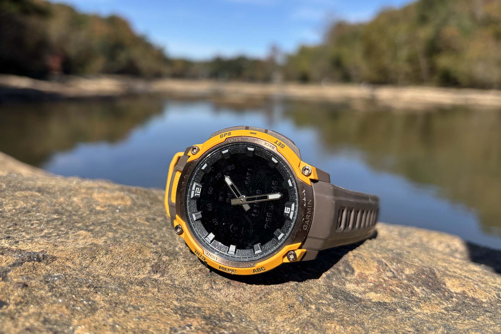 garmin instinct crossover amoled outdoors 2